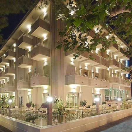 Hotel Muccioli Misano Adriatico Exterior foto
