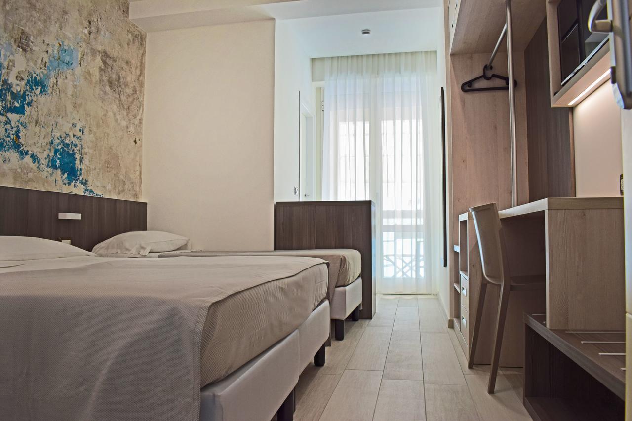 Hotel Muccioli Misano Adriatico Exterior foto